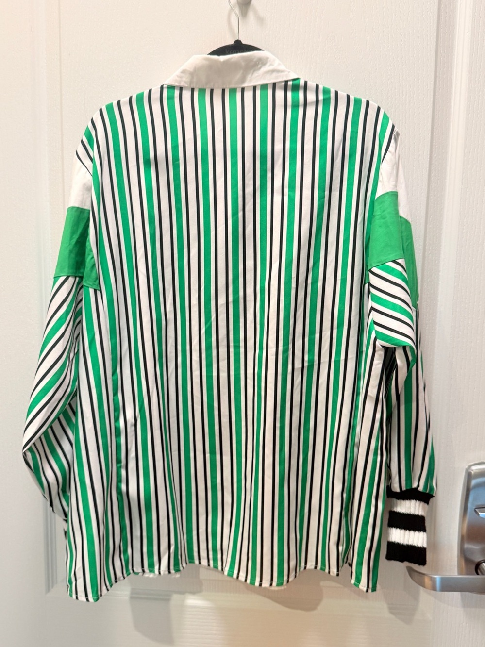 Green Black and White Patchwork V-Neck Sweater Layered Over White Shirt size S\M - Picture 3 of 3